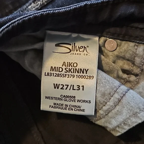 Silver Jeans - Picture 3 of 4